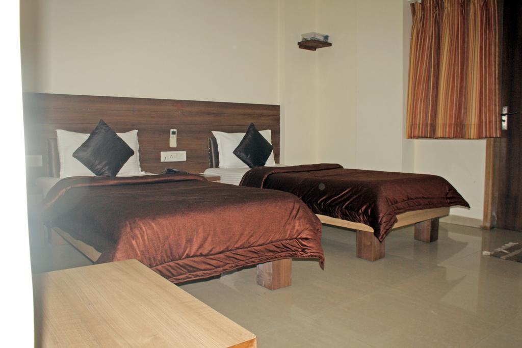 Hotel Balwas Ahmedabad Exterior photo